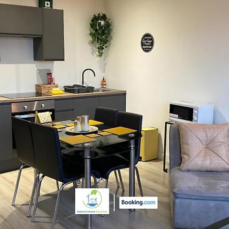 Centrally Located Cosy 2 Bed Duplex City Apartment By Green Haven Escapes In Bradford Bagian luar foto